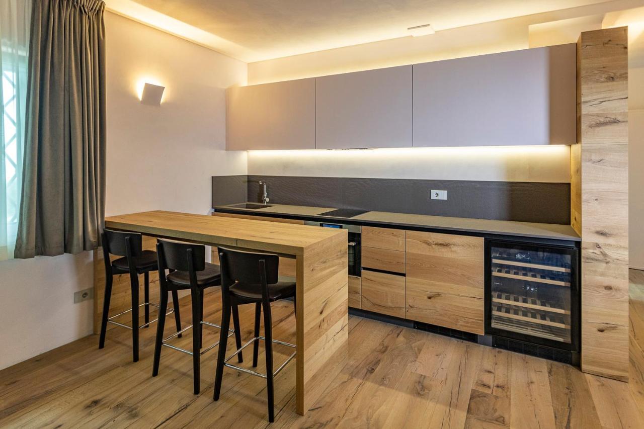 Eremus Relais Aparthotel Лонато Екстериор снимка